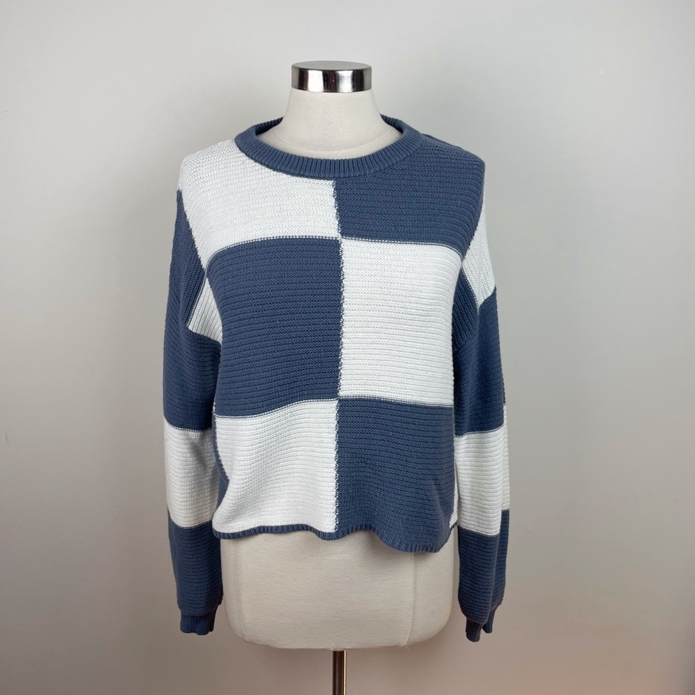 Moon & Madison Blue White Checkered Geometric Crochet Knit Long Sleeve Sweater